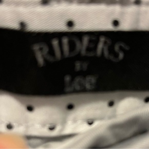 Women’s Grey Shorts Dressier Casual Chino/Khaki Style Cotton/Spandex Size 10 - Picture 3 of 4